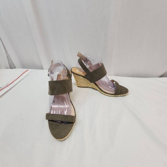 Dolce Vita Size 11 Wedge Heel Sandal Olive Faux Nubuck Suede - Picture 2 of 11